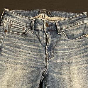 Abercrombie & Fitch Harper Low Rise Anklet Size: 26/2 S